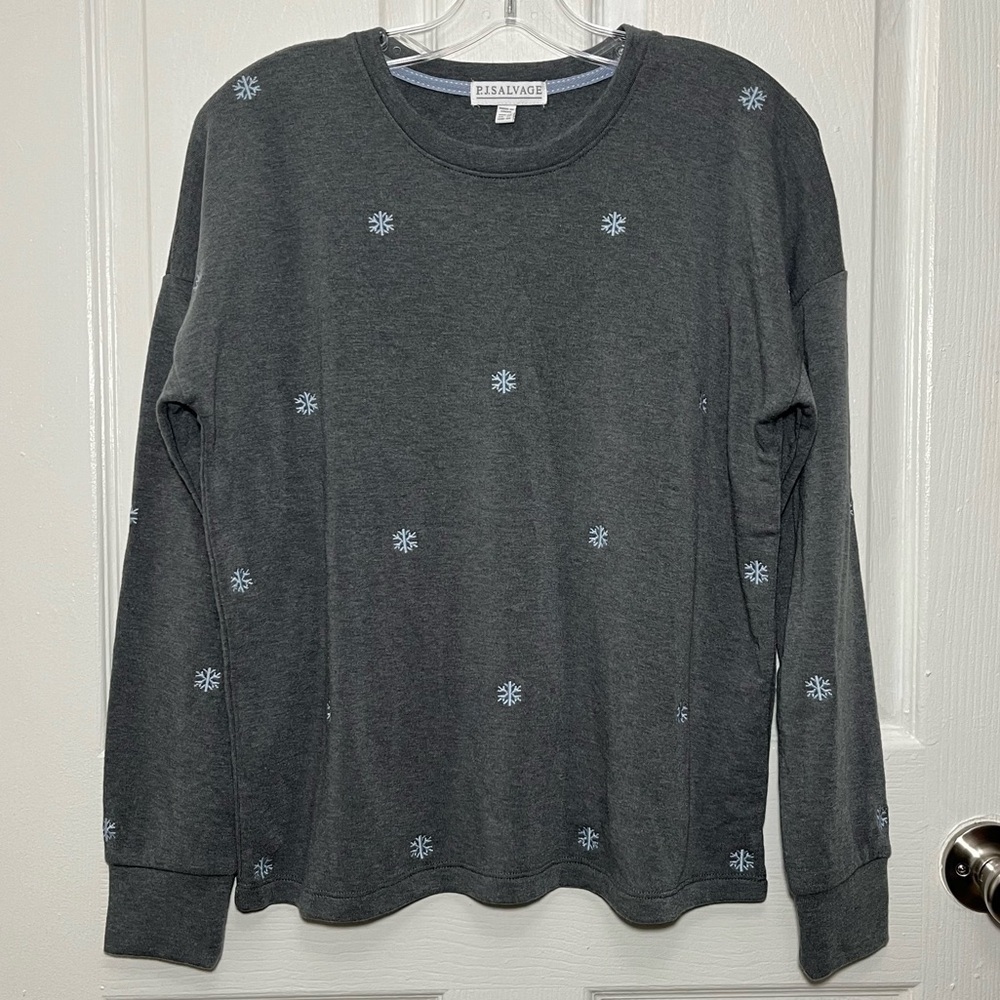 P.J. SALVAGE Women Super Soft Stay Lifted Snowflake Grey Long Sleeve Pajama Top